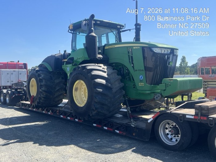 Equipment loaded and secured for transport by Fletes USA